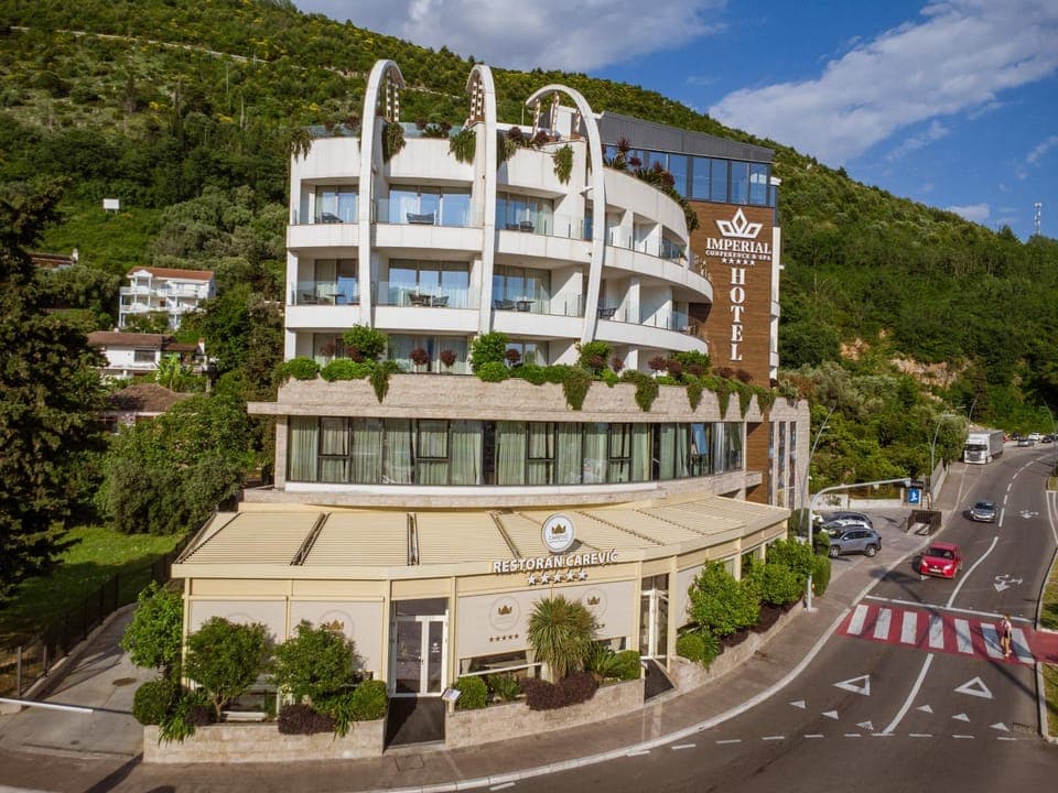 Property building, Day, Bird's eye view, Street view