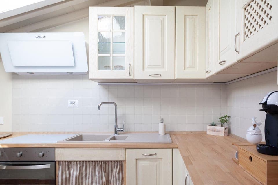 Coffee/tea facilities, Kitchen or kitchenette, dishwasher, pet friendly, stove