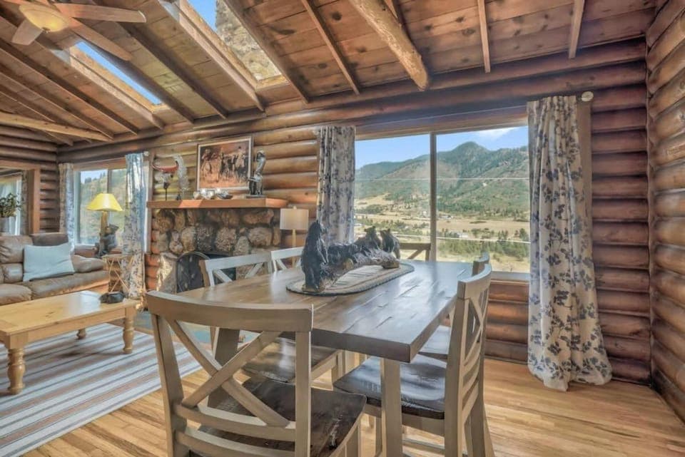 3BD Cowboy Cabin Pikes Peak Mountain Log Cabin Cabin in Cascade-Chipita Park