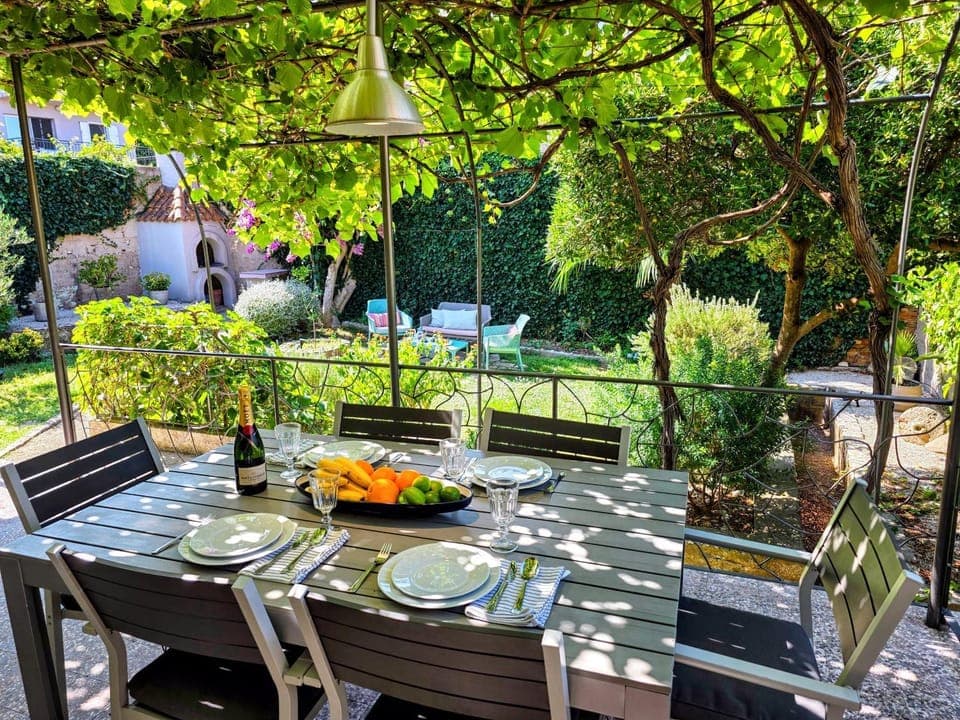 Patio, Garden, Dining area