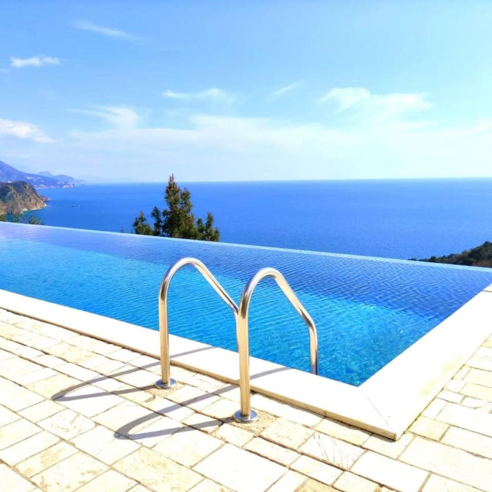 Day, Natural landscape, Mountain view, Pool view, Sea view, Swimming pool, sunbed