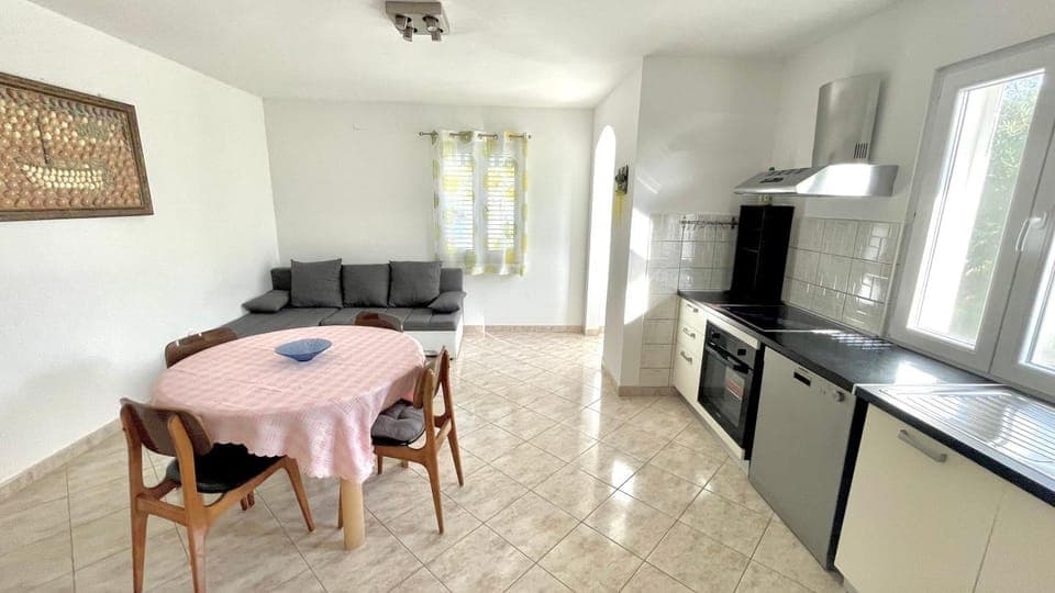 Kitchen or kitchenette, Living room, Seating area