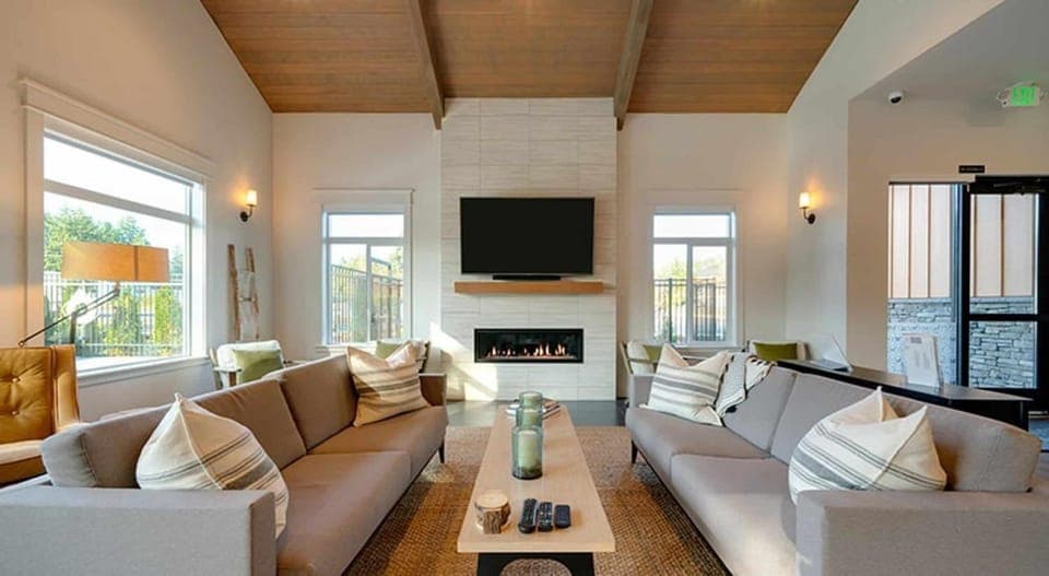 Communal lounge/ TV room, TV and multimedia, flat iron