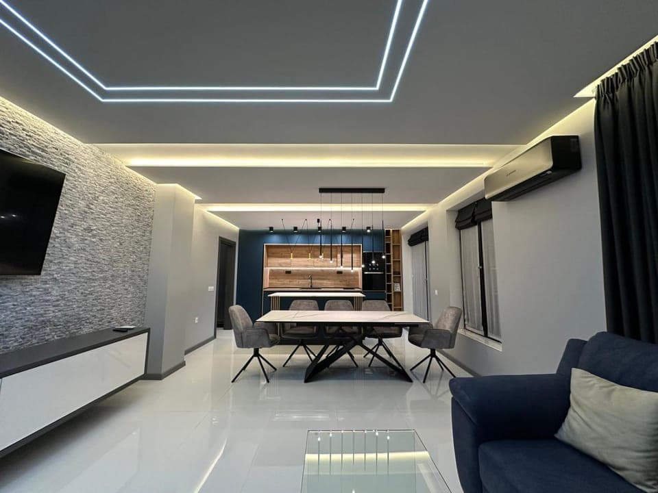 TV and multimedia, Living room, Seating area, Dining area