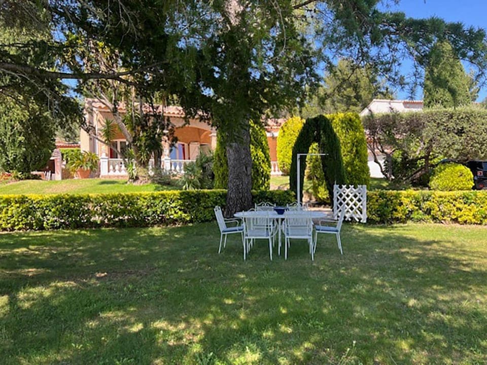 Property building, Garden, Garden, Garden view, Garden view