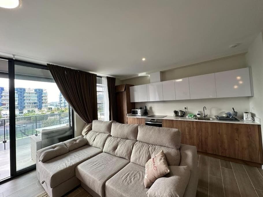 Kitchen or kitchenette, Living room