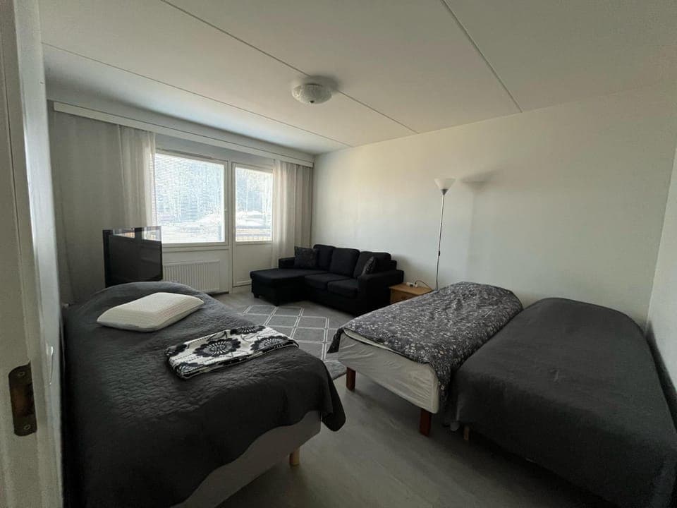 Bed, TV and multimedia, Living room, Photo of the whole room, Seating area, Bedroom