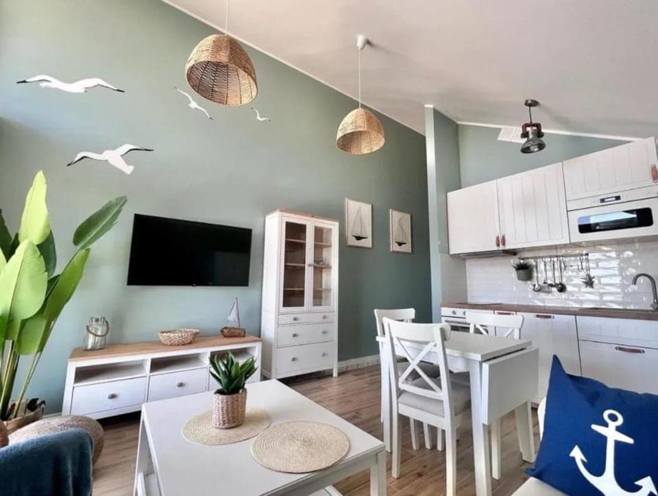 Kitchen or kitchenette, Living room, Dining area