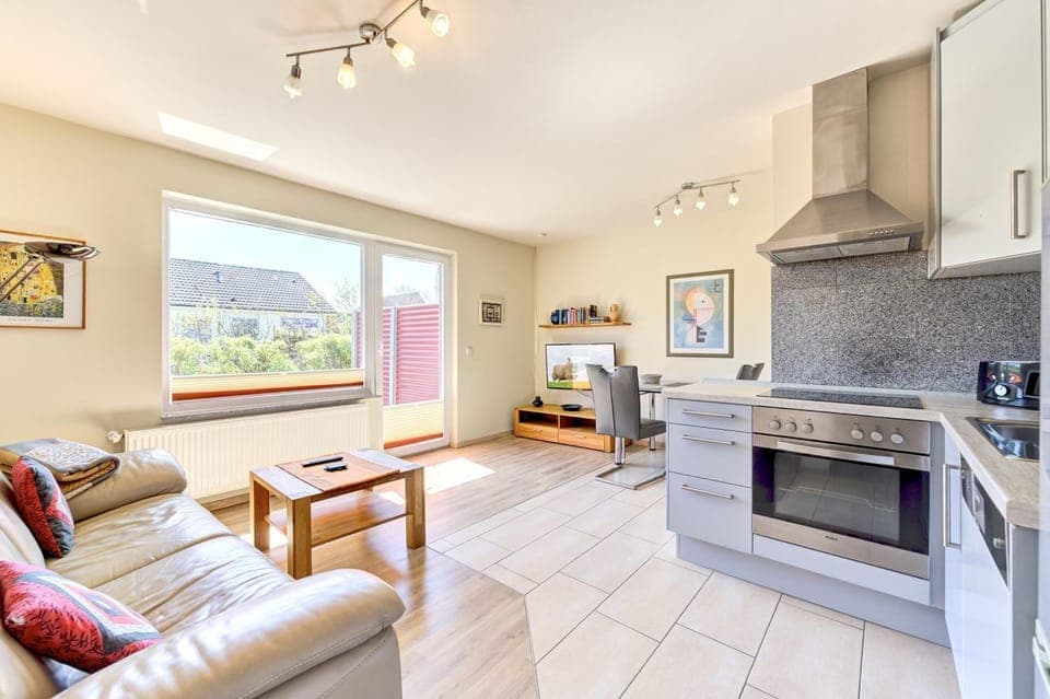 Kitchen or kitchenette, Living room, Seating area, Dining area, dishwasher, oven, stove