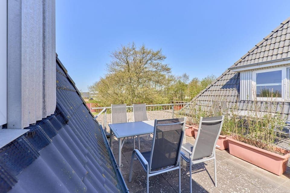 Property building, View (from property/room), Balcony/Terrace