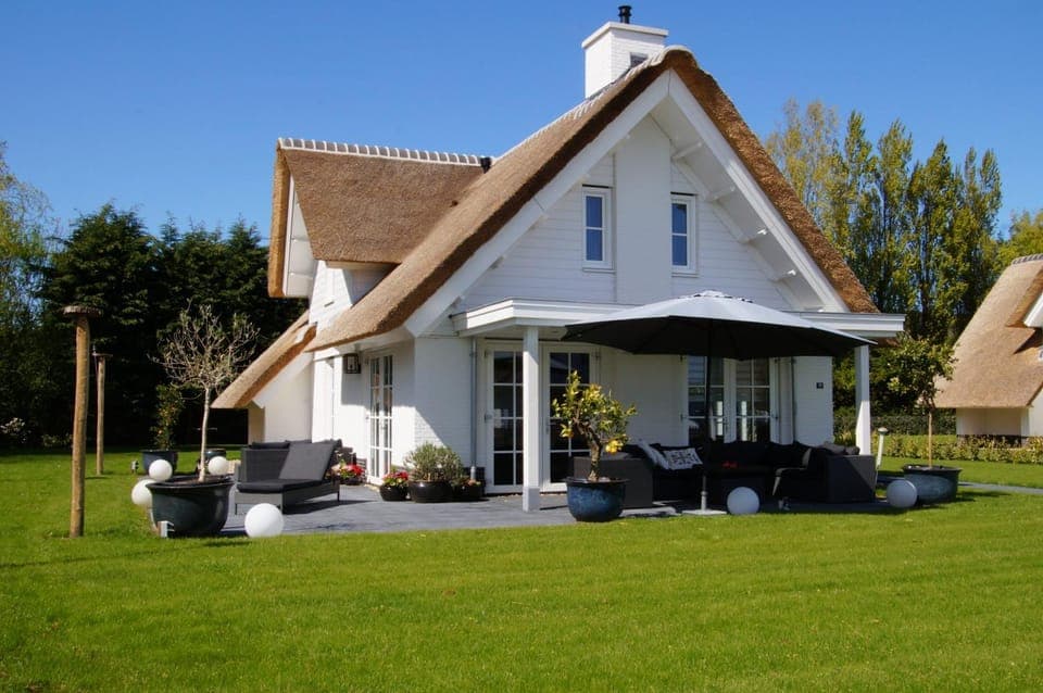 Property building, Day, Garden