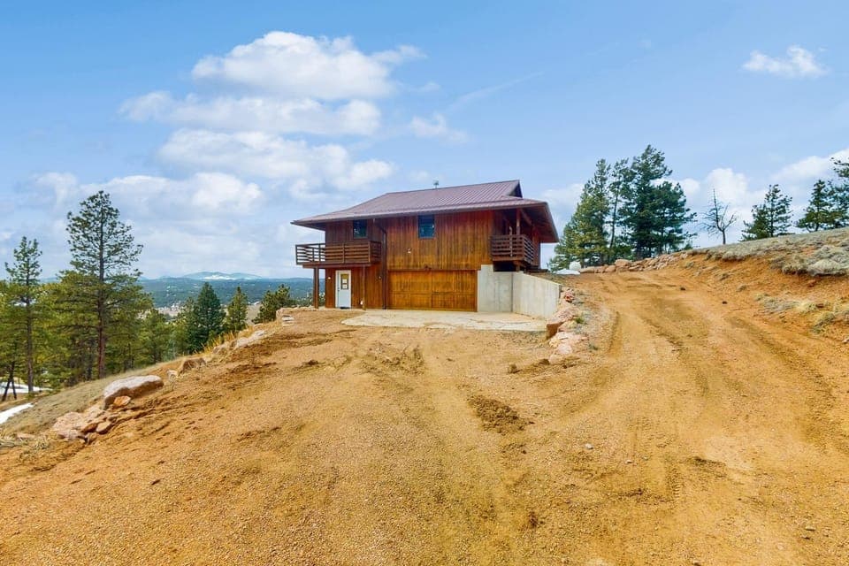 The Mountain Artist's Retreat House in Colorado