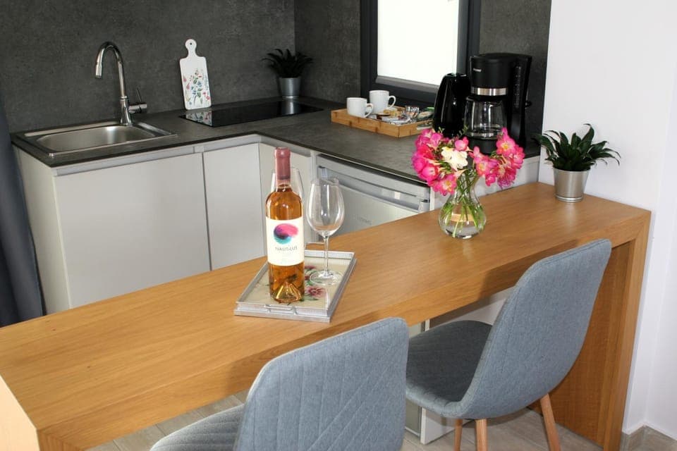 Kitchen or kitchenette, kitchen