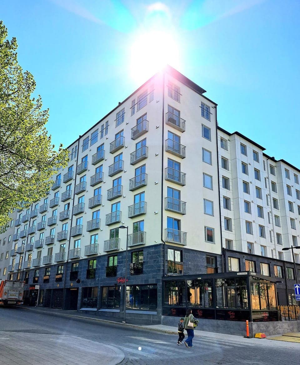Property building, Street view