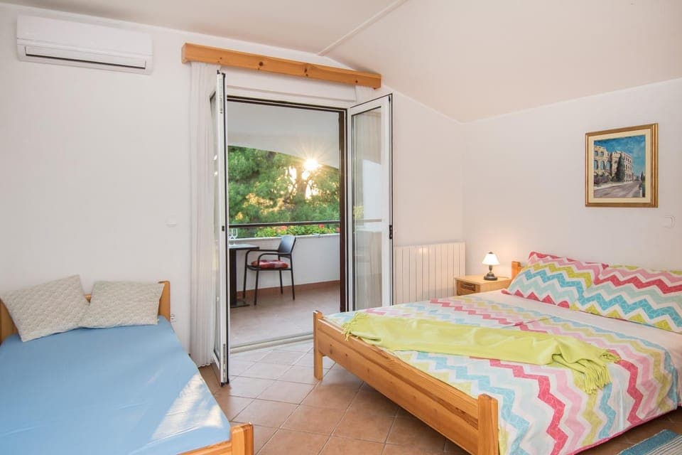 Bed, Balcony/Terrace, Bedroom, air conditioner