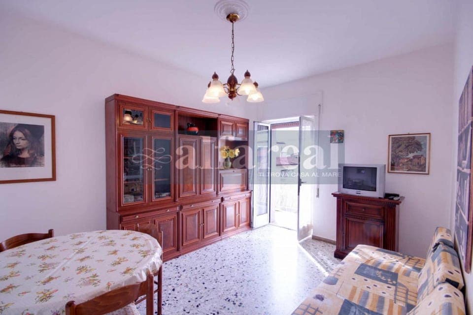 TV and multimedia, Living room, Seating area, Evening entertainment