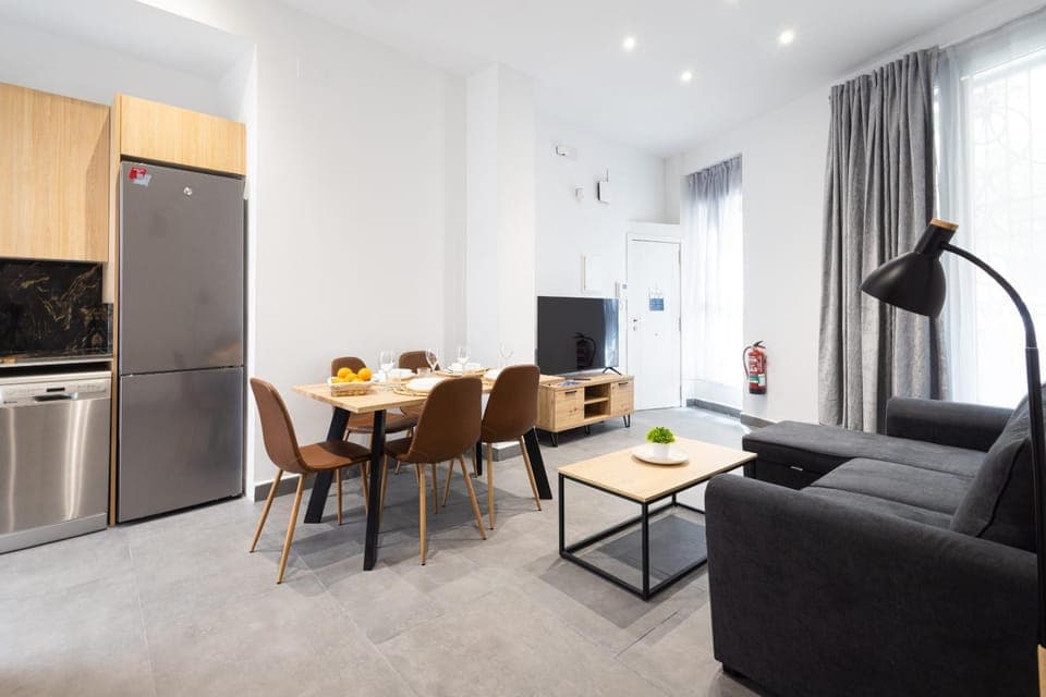 Communal lounge/ TV room, TV and multimedia, Kitchen or kitchenette, Living room, Dining area, Evening entertainment, oven