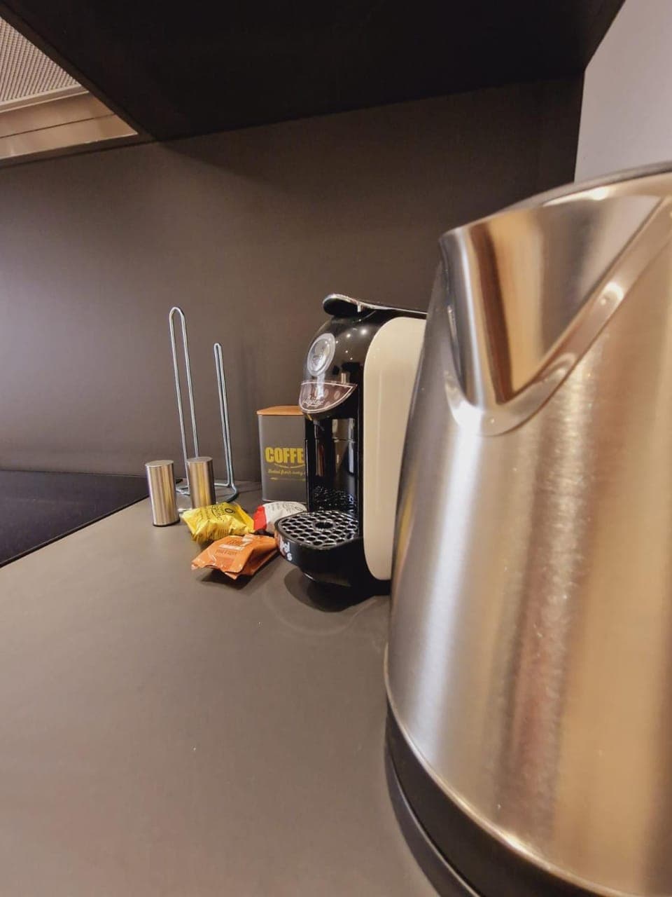 Coffee/tea facilities, Kitchen or kitchenette