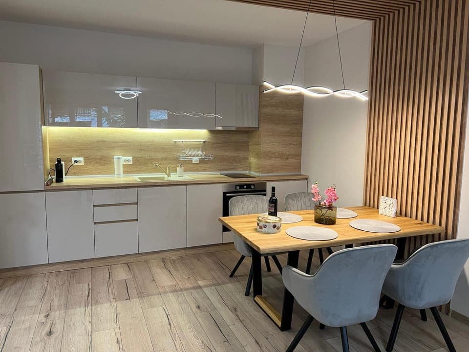 Coffee/tea facilities, Kitchen or kitchenette, Dining area, pet friendly, stove, air conditioner