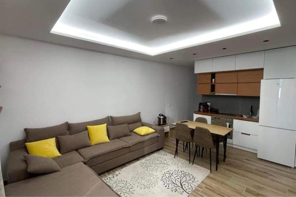 Kitchen or kitchenette, Living room, Seating area, Dining area, minibar, oven, pet friendly