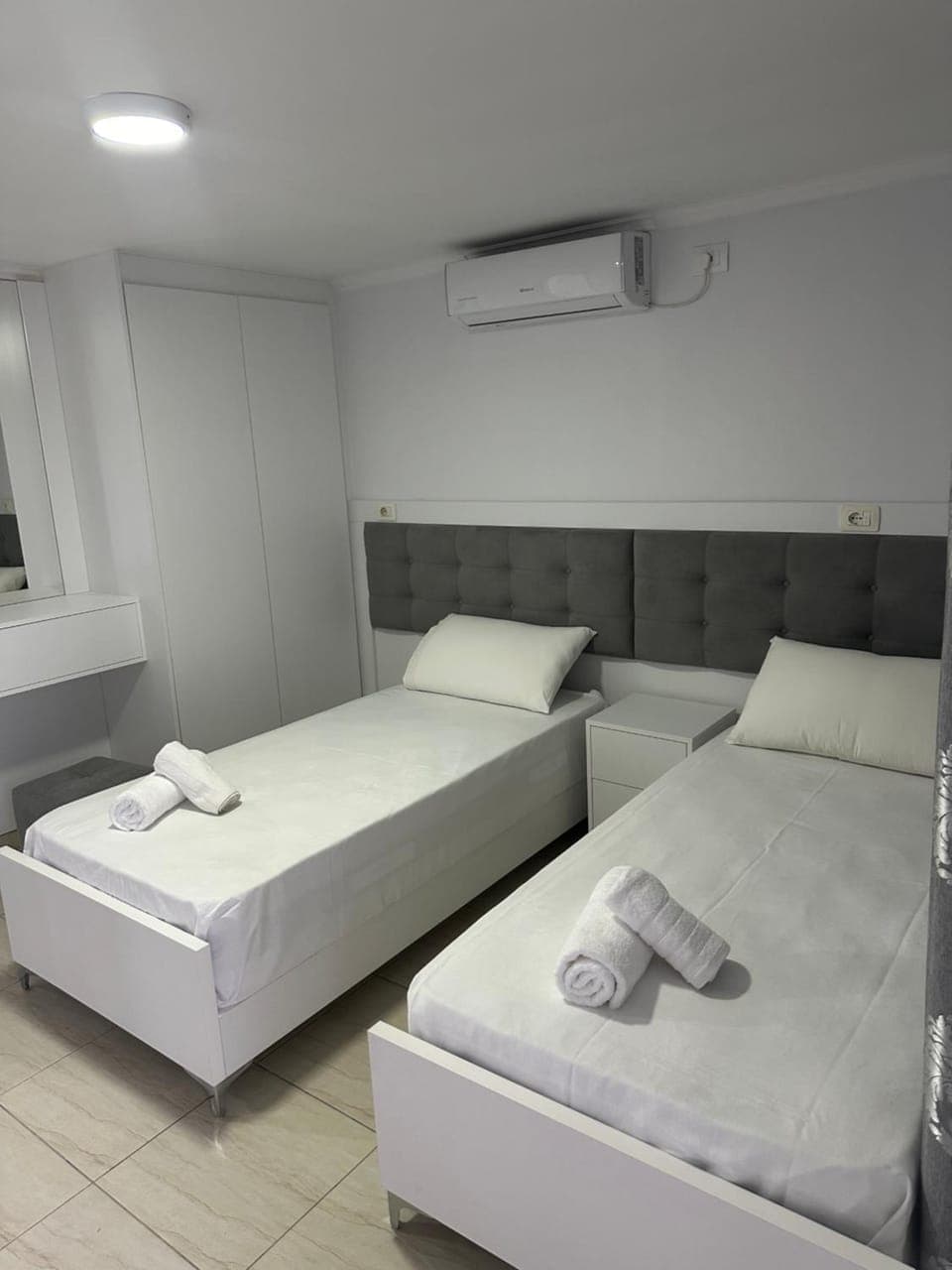 Bed, Photo of the whole room, Bedroom, wardrobe, air conditioner