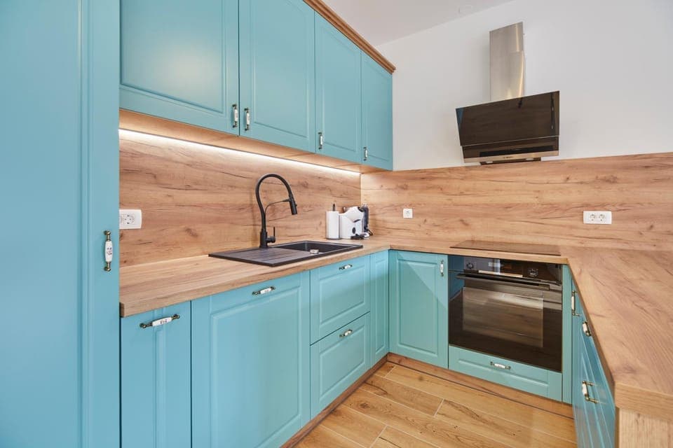 Coffee/tea facilities, Kitchen or kitchenette, dishwasher, pet friendly, stove