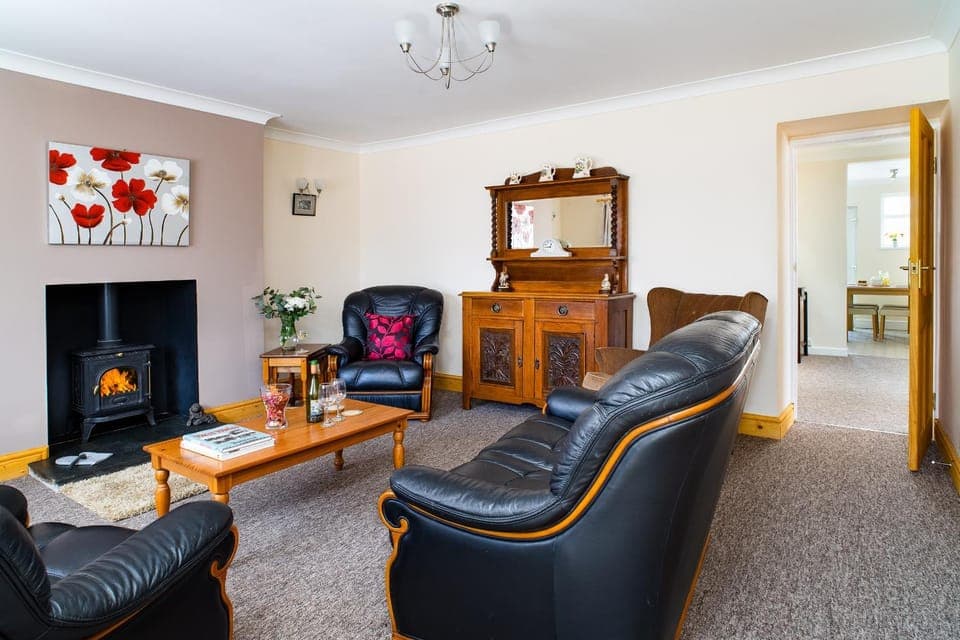 Living room, Seating area, fireplace