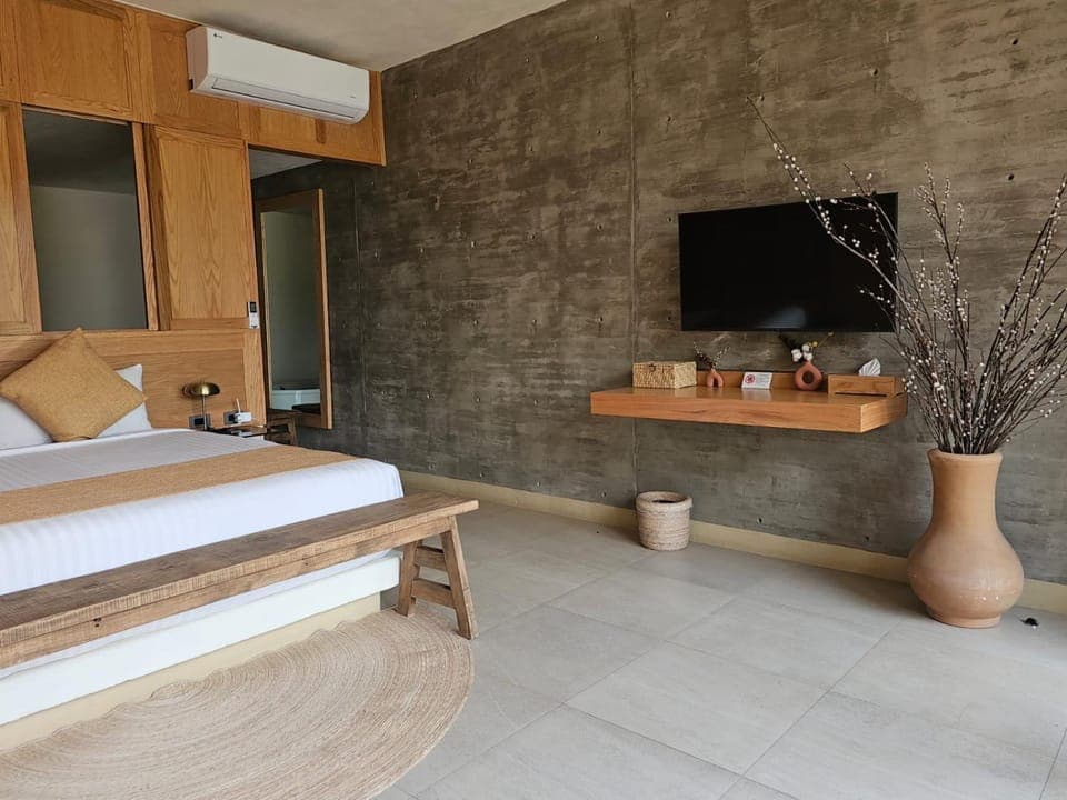 Bed, TV and multimedia, Photo of the whole room, Evening entertainment, Bedroom, air conditioner