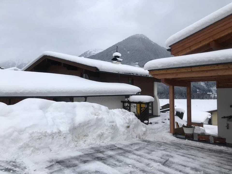 Property building, Winter