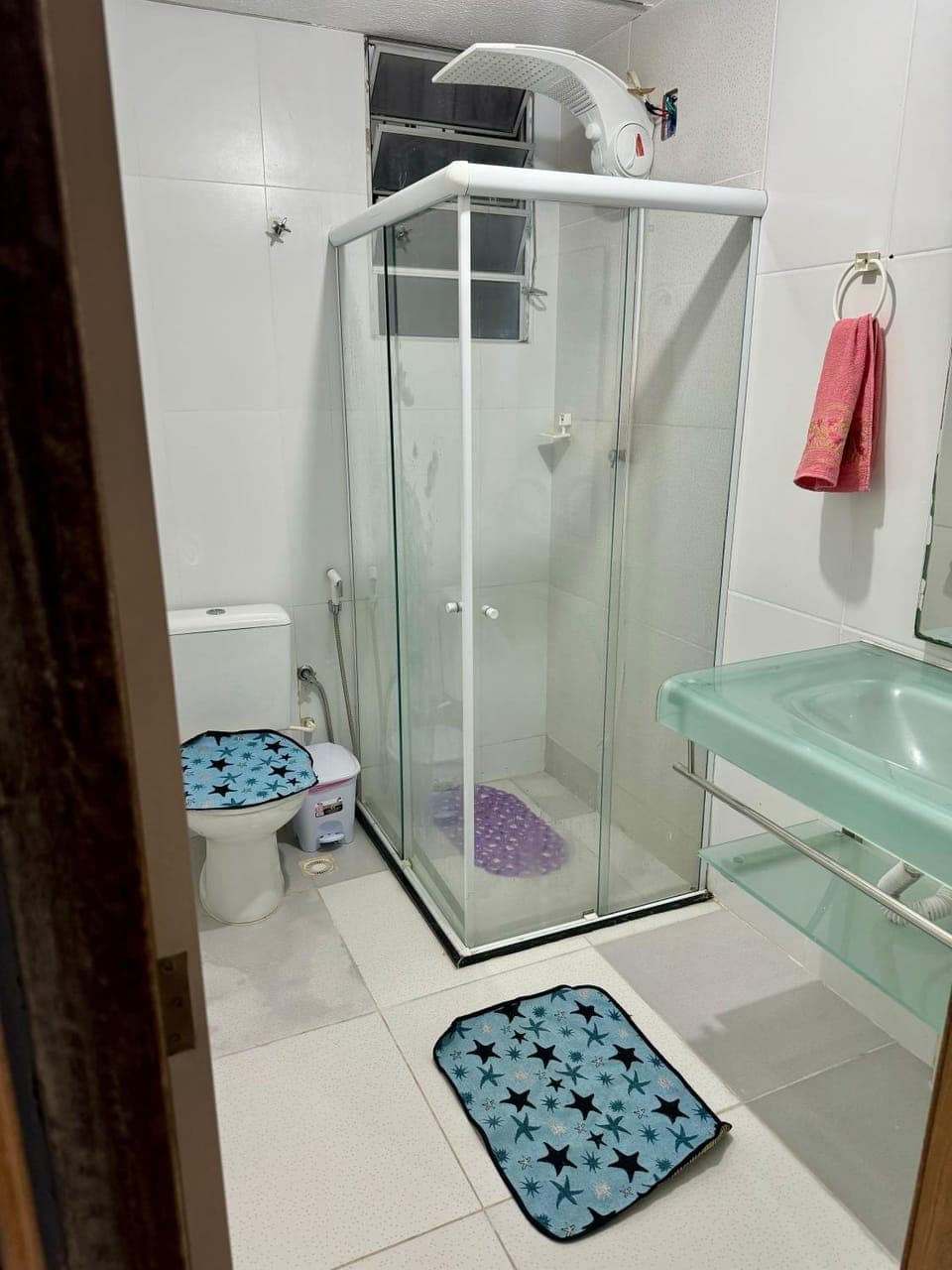 Shower, Bathroom, towels