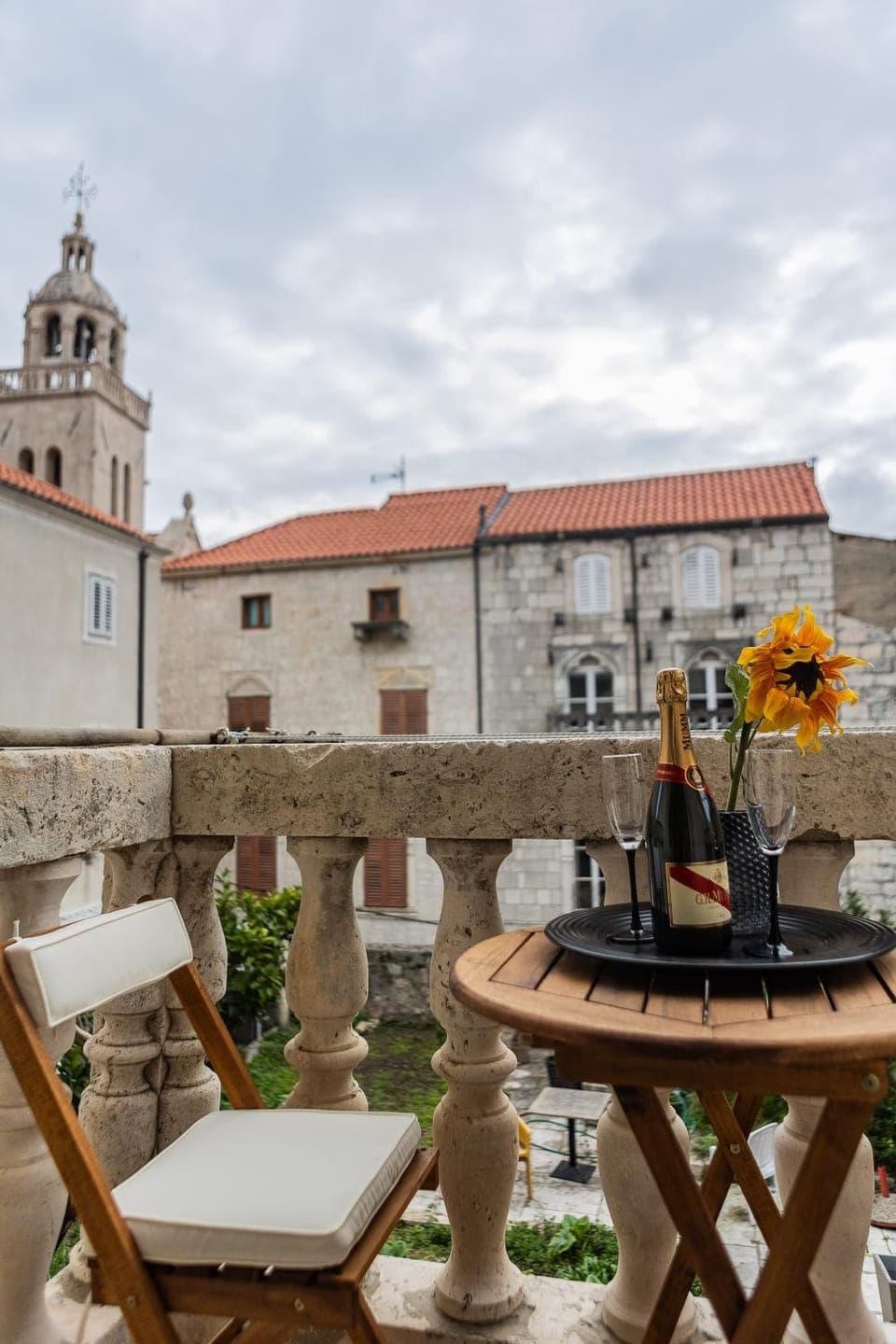 Day, Balcony/Terrace, Landmark view