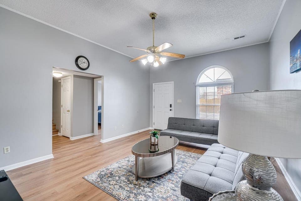 Pet-Friendly Knoxville Retreat w/ Deck + Gas Grill House in Knoxville