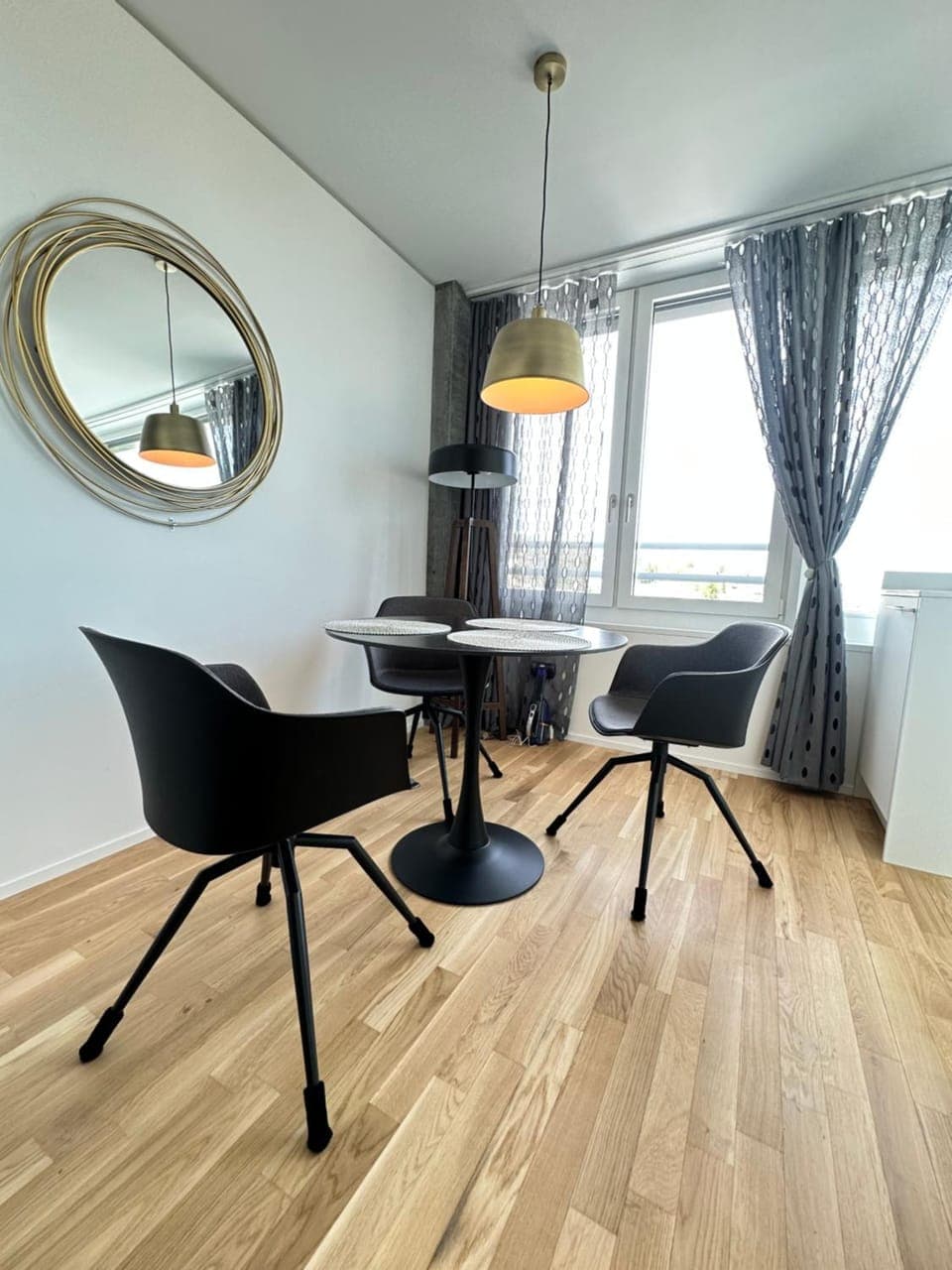 Seating area, Dining area