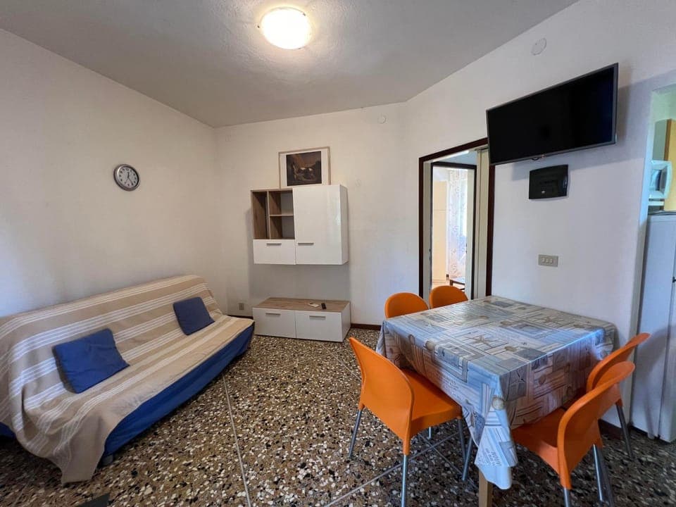 TV and multimedia, Living room, Dining area