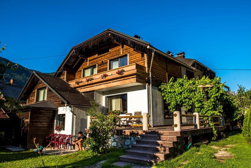 Property building, Day, Garden, Garden view