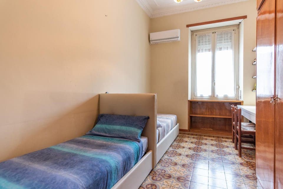 Bed, Bedroom, air conditioner