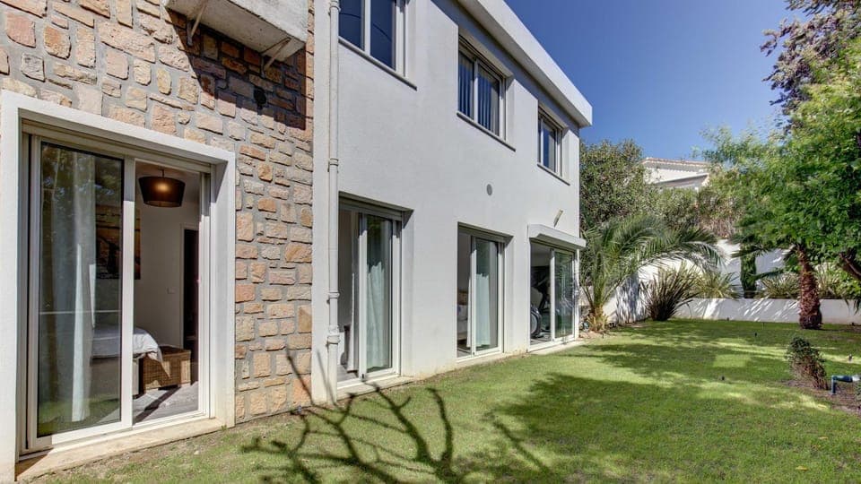 Property building, Garden, Garden