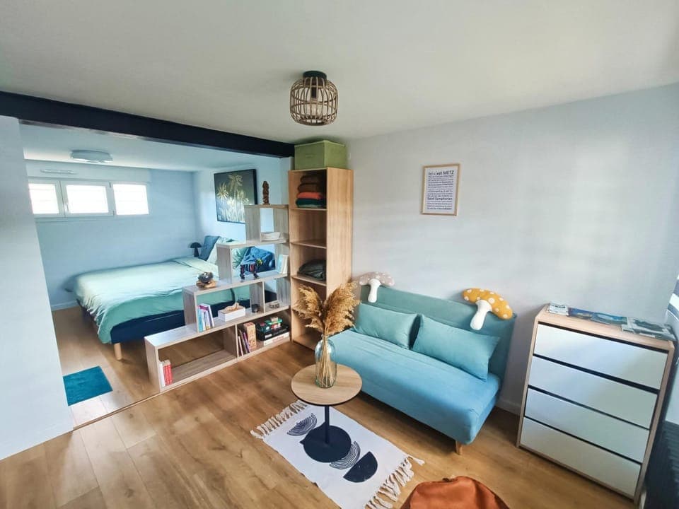 Seating area, Bedroom