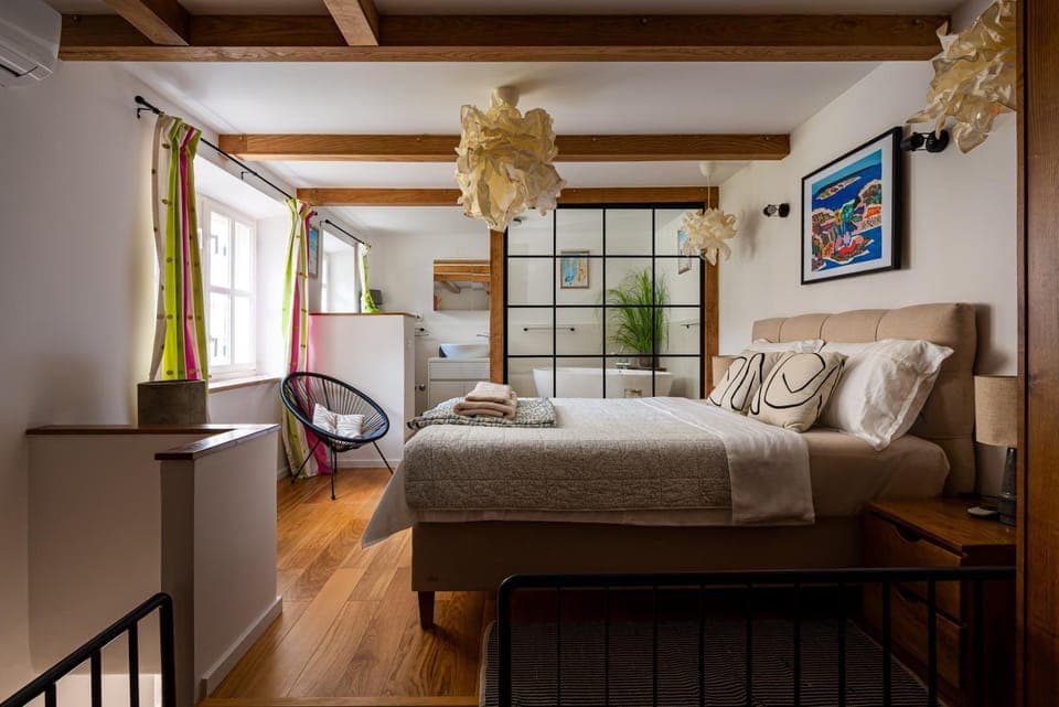 Bed, Photo of the whole room, Bedroom