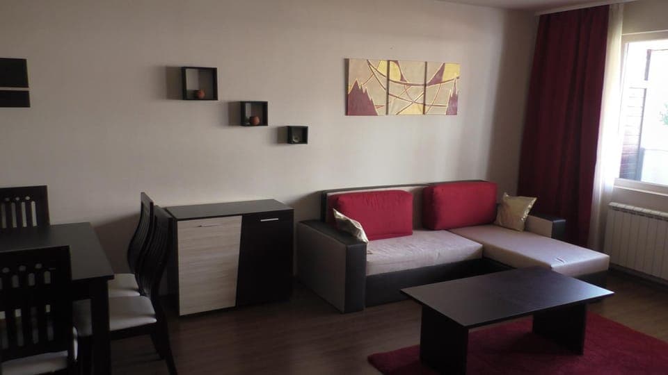 Bed, Living room, Seating area, Dining area