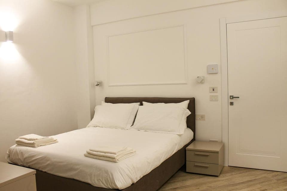 Bed, Photo of the whole room, Bedroom, towels, wardrobe