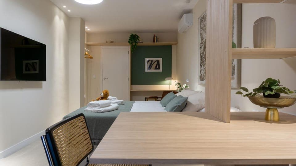 Bed, Photo of the whole room, Bedroom, Internal: Not applicable to any particular room