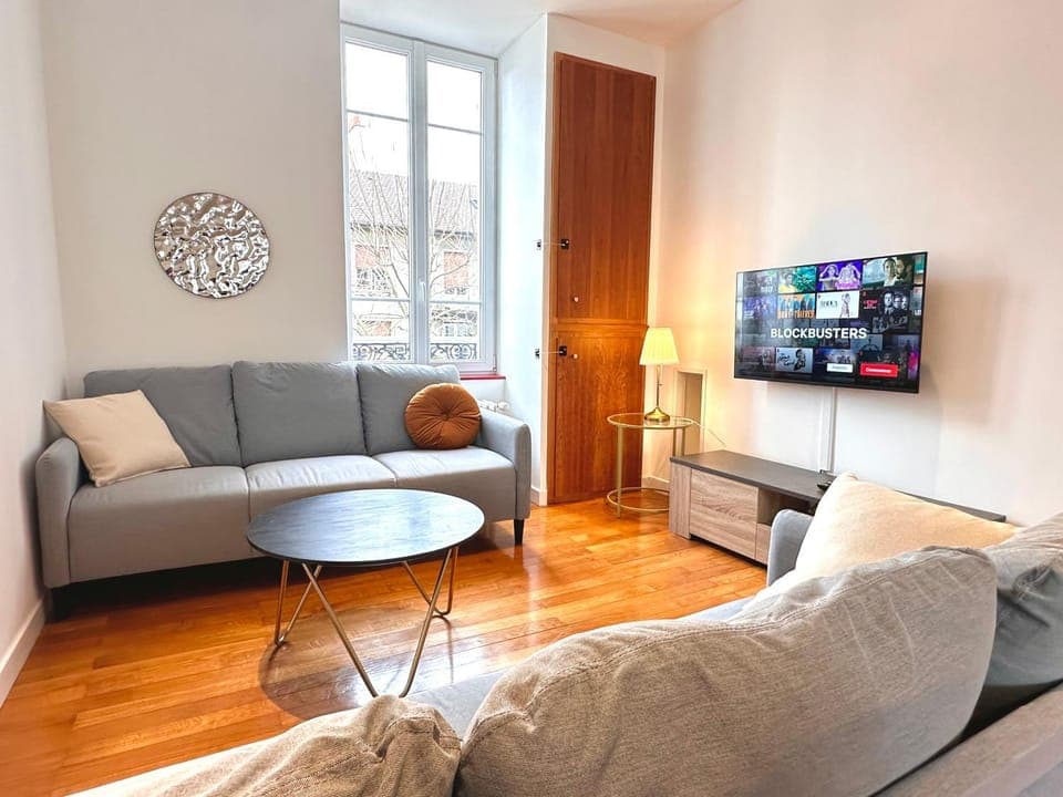 Communal lounge/ TV room, TV and multimedia, Living room, Seating area