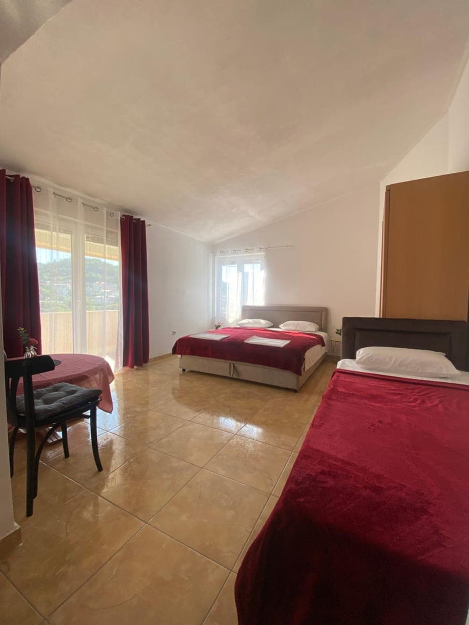 Bed, Photo of the whole room, Seating area, Bedroom