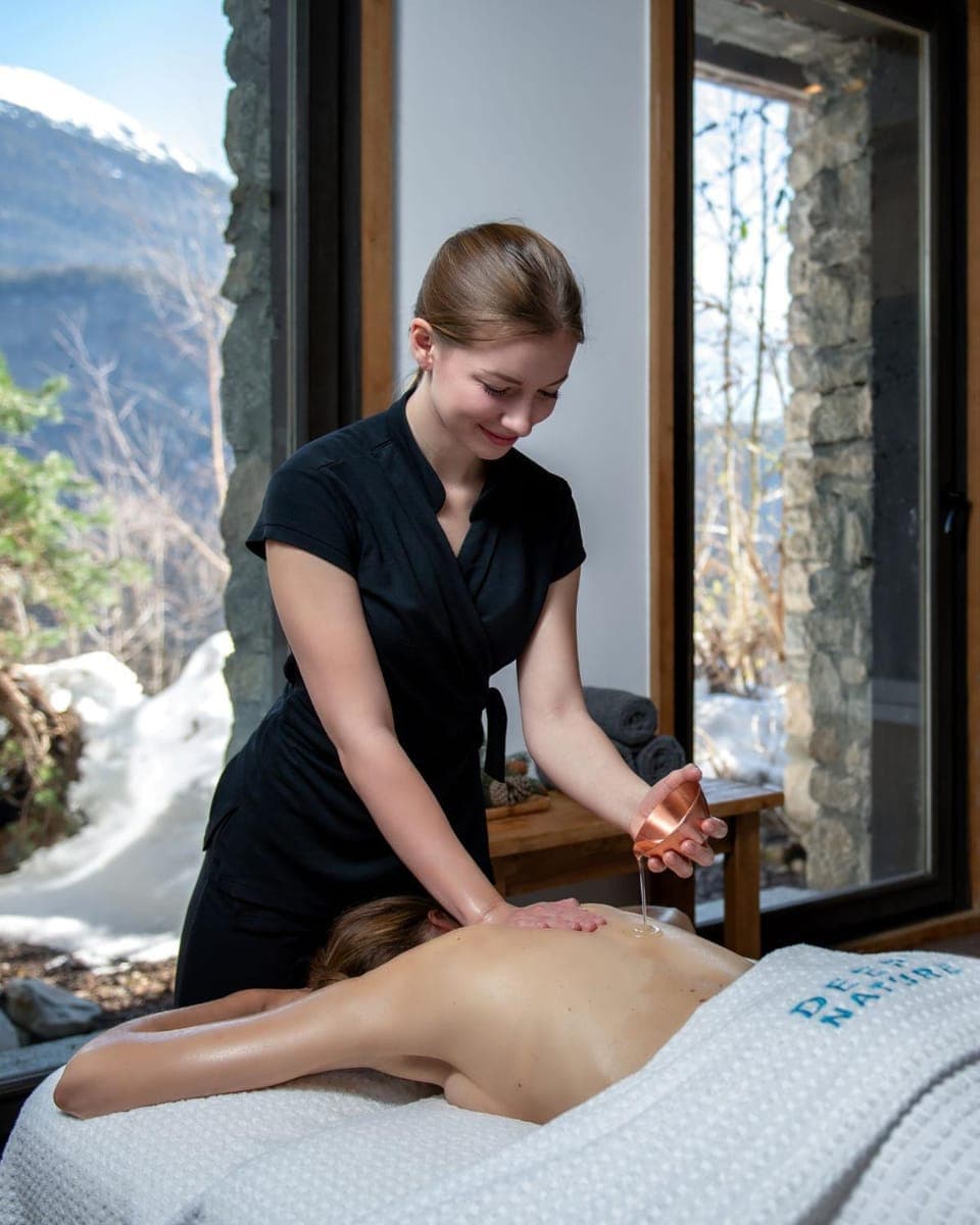 Staff, People, Massage, Spa and wellness centre/facilities