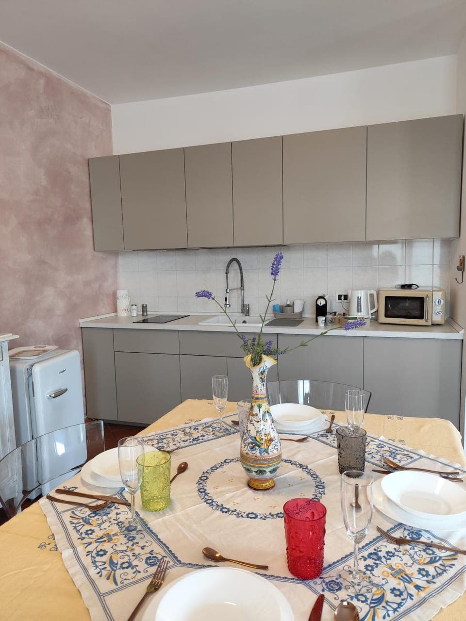 Kitchen or kitchenette, Living room