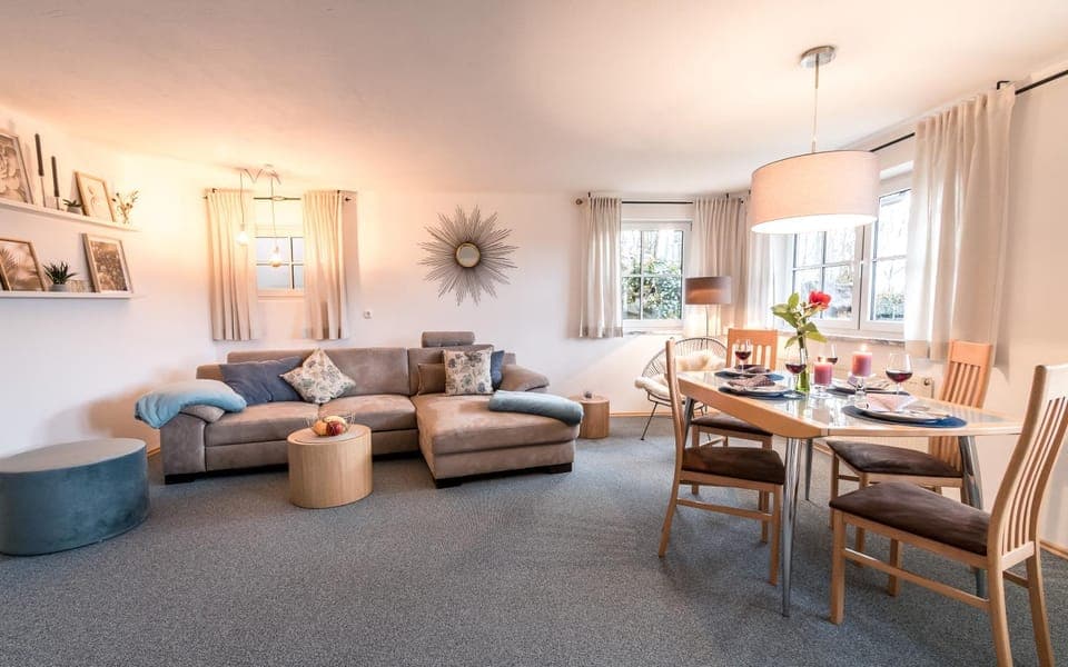 Living room, Dining area