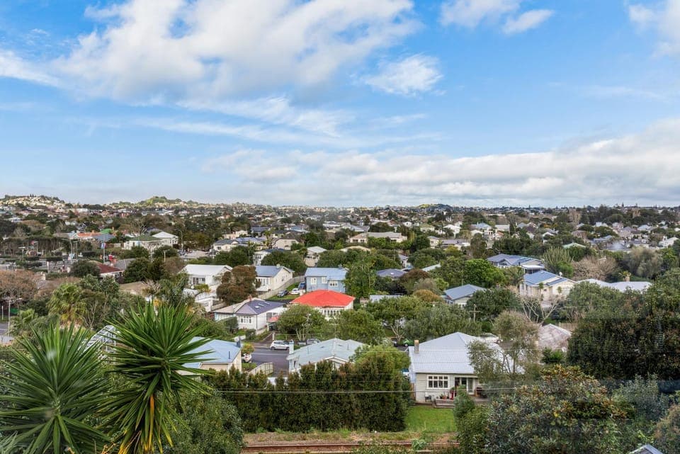 View (from property/room), City view