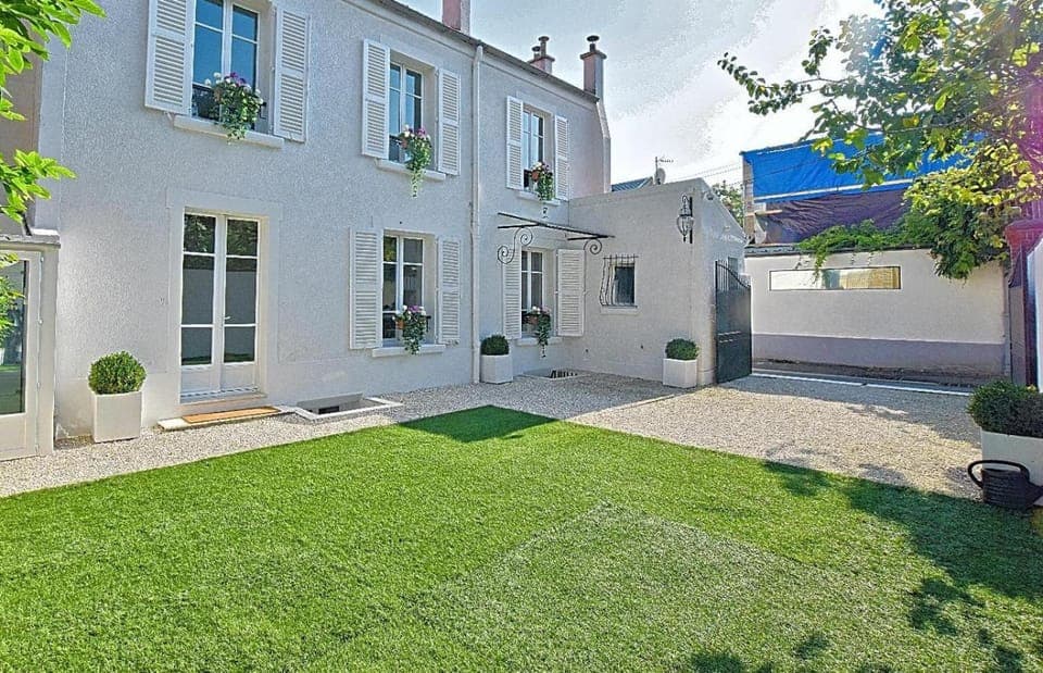 Property building, Garden, Garden view, Parking