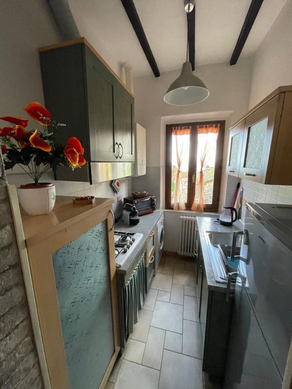 Kitchen or kitchenette, oven, pet friendly, stove